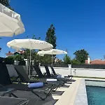 Villa's Tomris