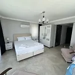 Villa's Tomris *