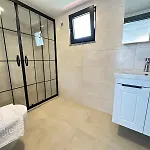 Villa's Tomris