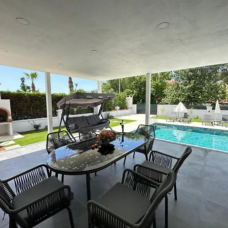 Villa's Tomris Vilă