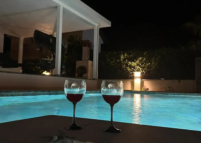 Willa Villa's Tomris
