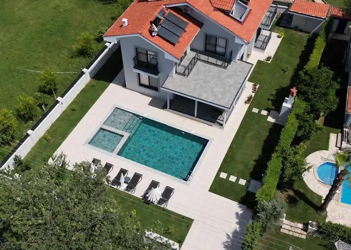 Villa's Tomris Willa