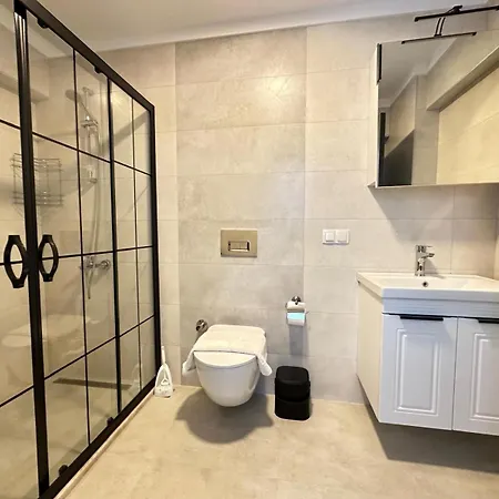 Villa's Tomris Vila *