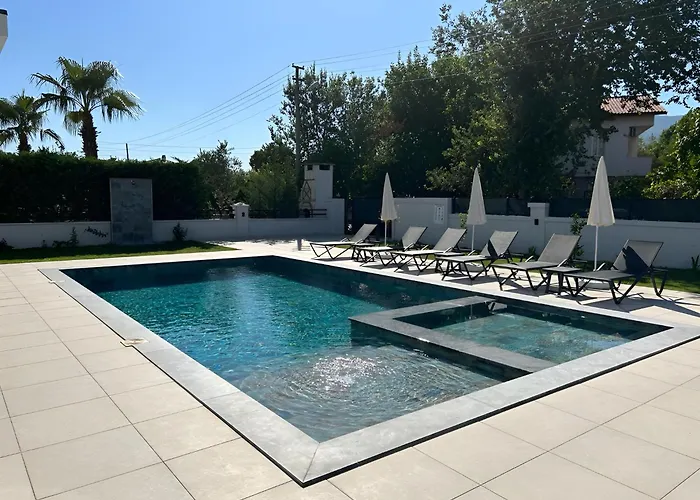 Willa Villa's Tomris